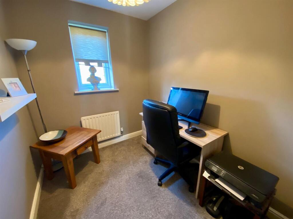 bedroom 4.jpg