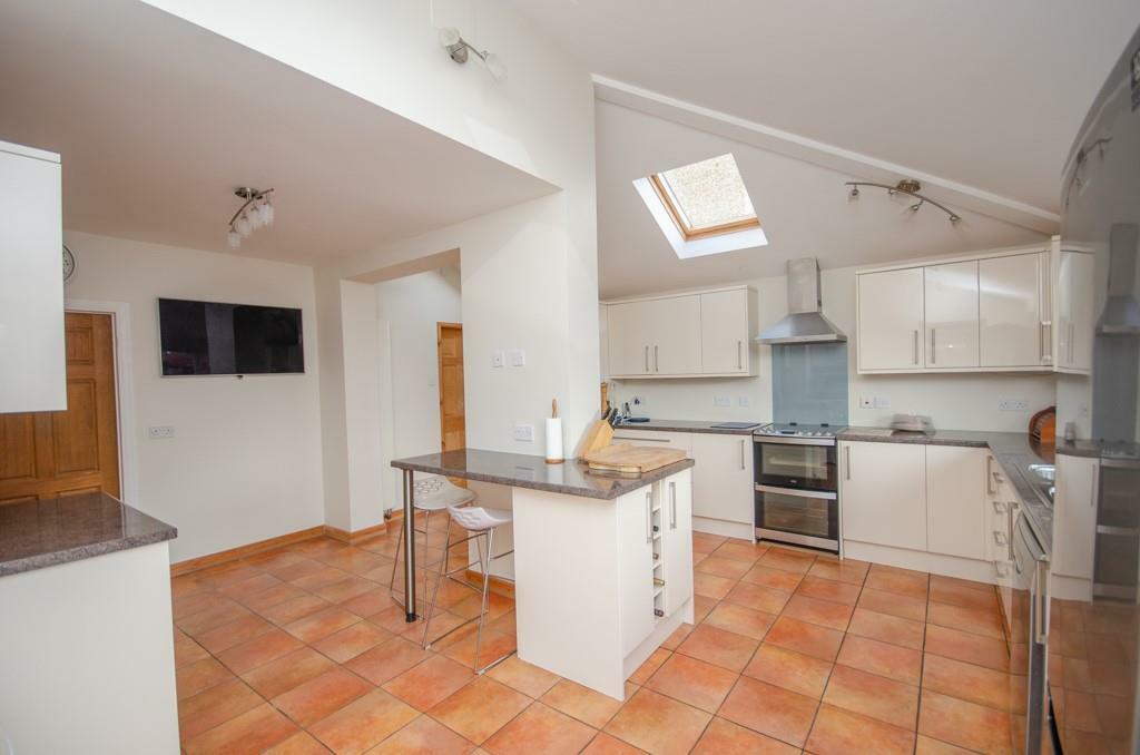 Kitchen pic 3.jpg