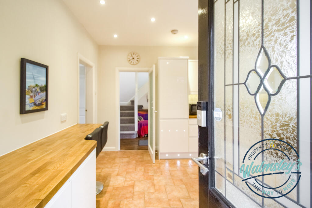 Kitchen towards hallway