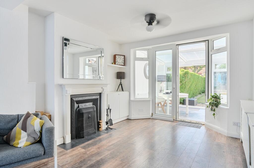 Open Plan Lounge Diner Dean EweMove Cheam and Sutt