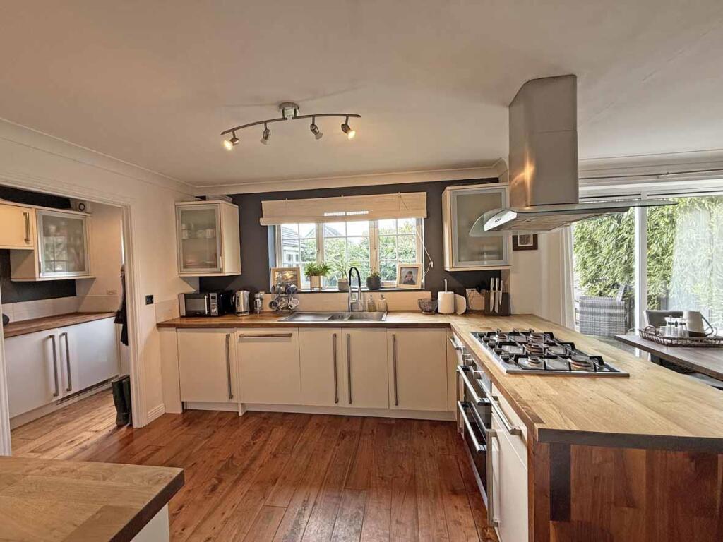 Aberdeen Avenue 100 Kitchen 2.jpg