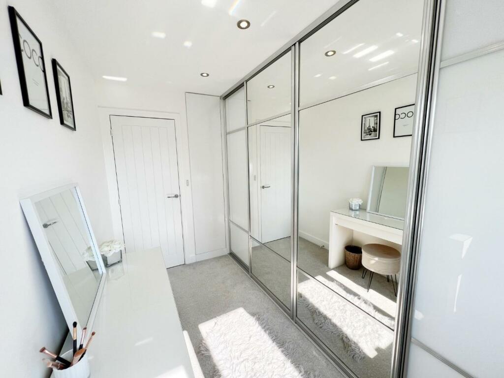 Bedroom 3 pic 2.jpg