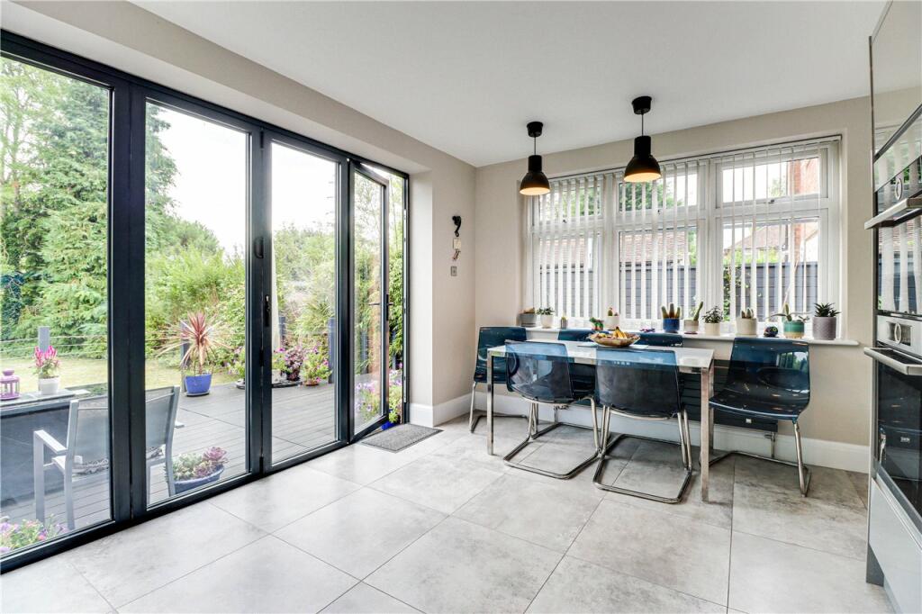 Kitchen/Dining