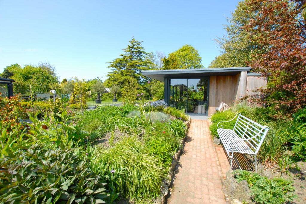 Garden room