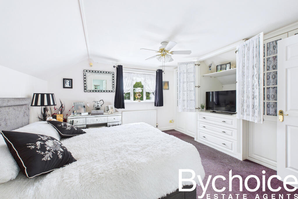 CAM05454G0-PR0052-STILL002