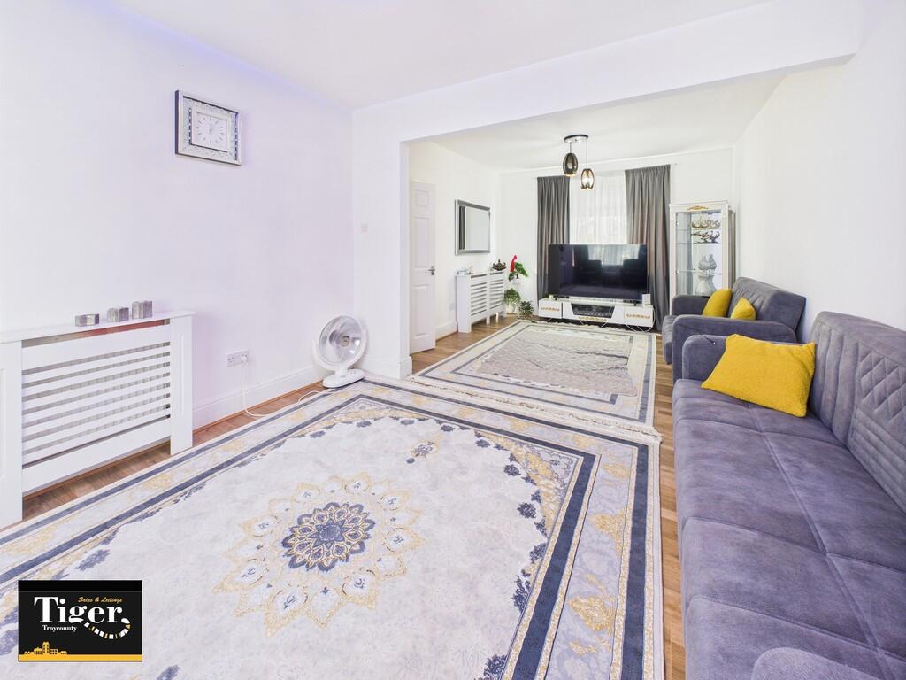 CAM02176G0-PR0667...