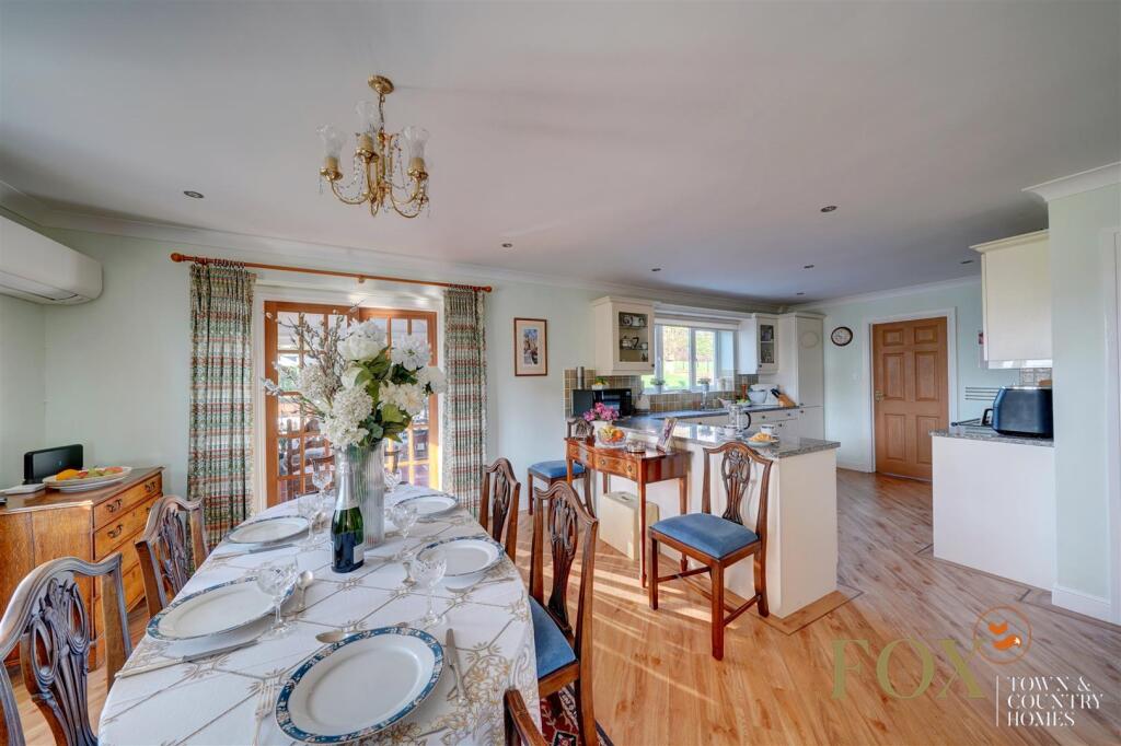 15 Chase Rd (24).jpg