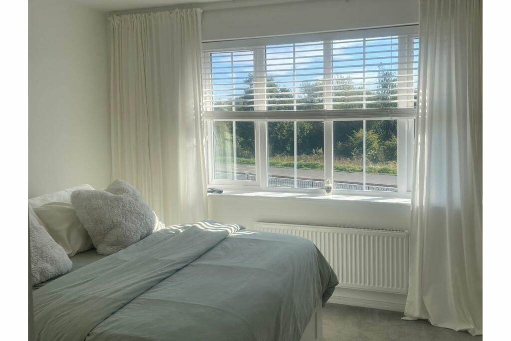 bedroom 2.jpeg