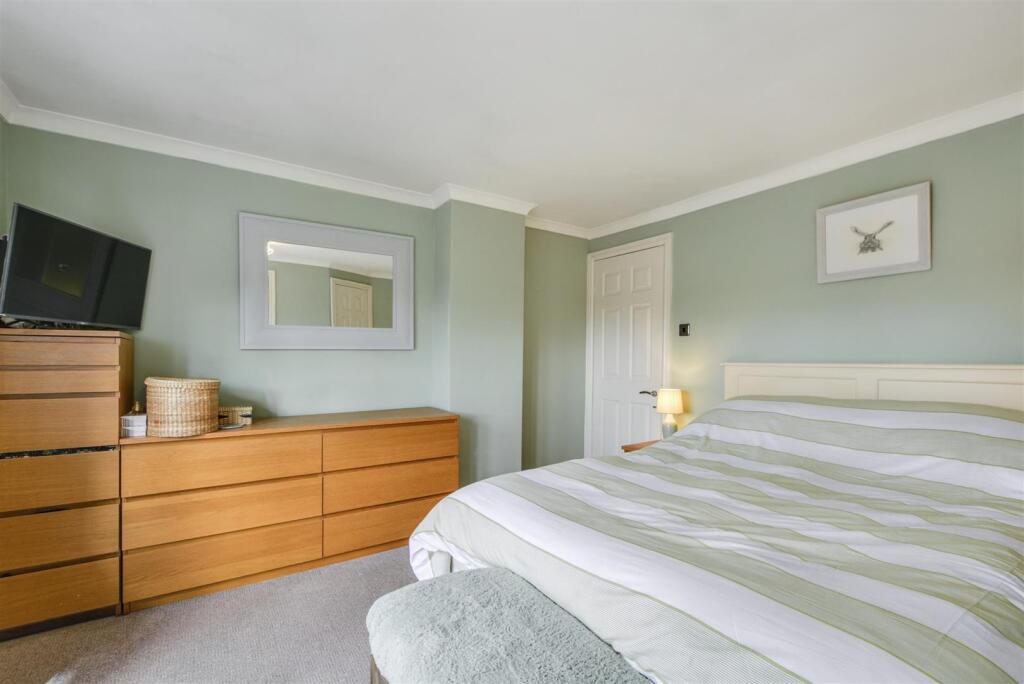Bedroom 1_3.jpeg