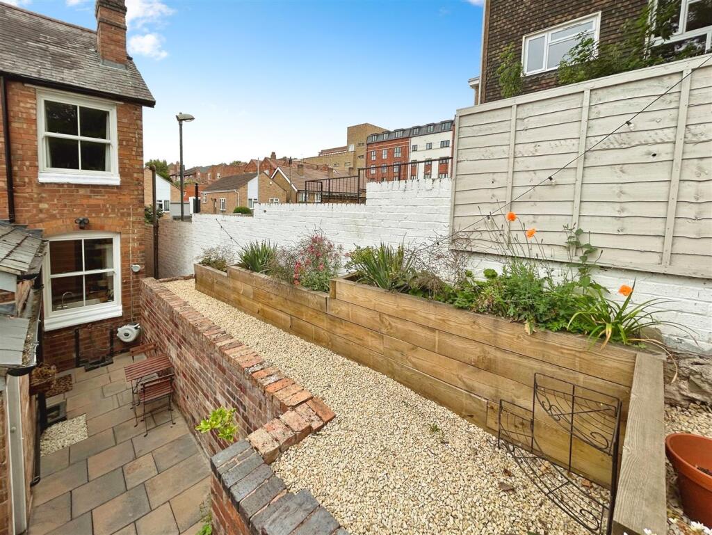 db19f189-6-4D16-9C4B-34962A28B194-7846-000004E3F32