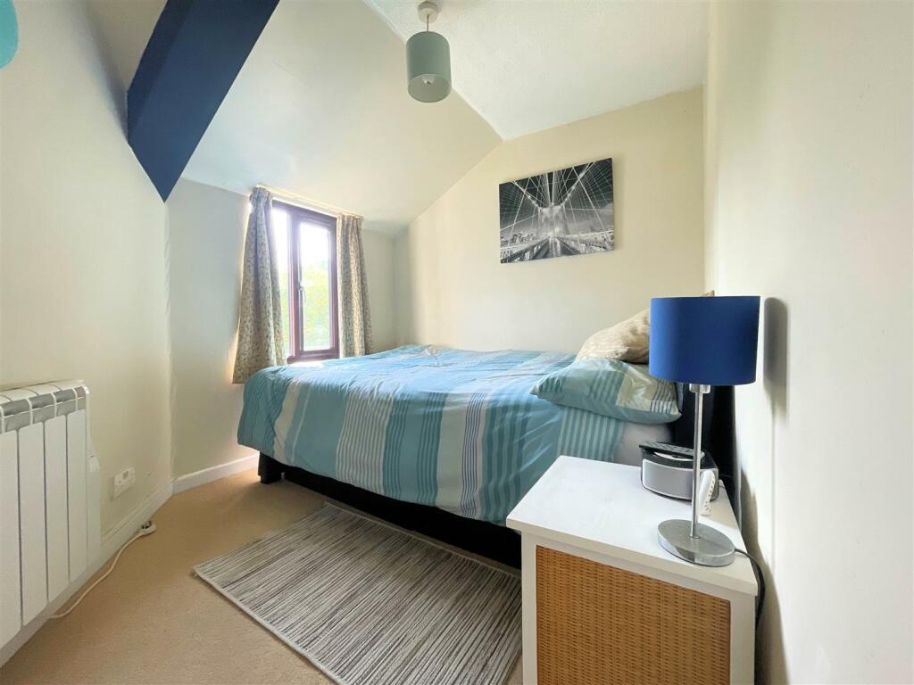 bedroom 3.jpg