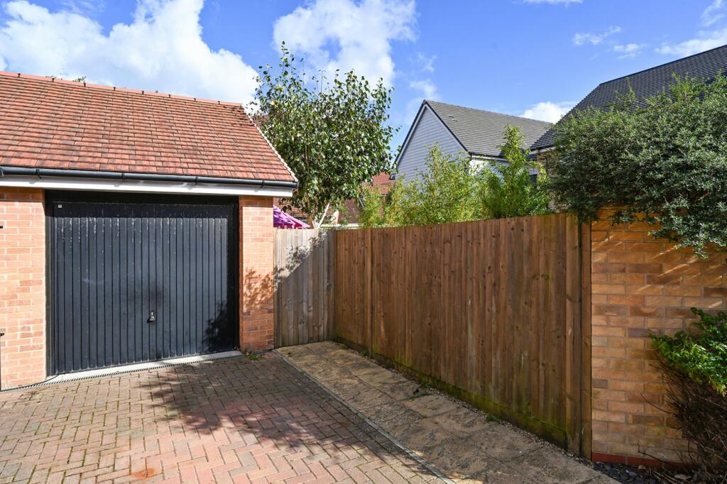 Garage/Parking