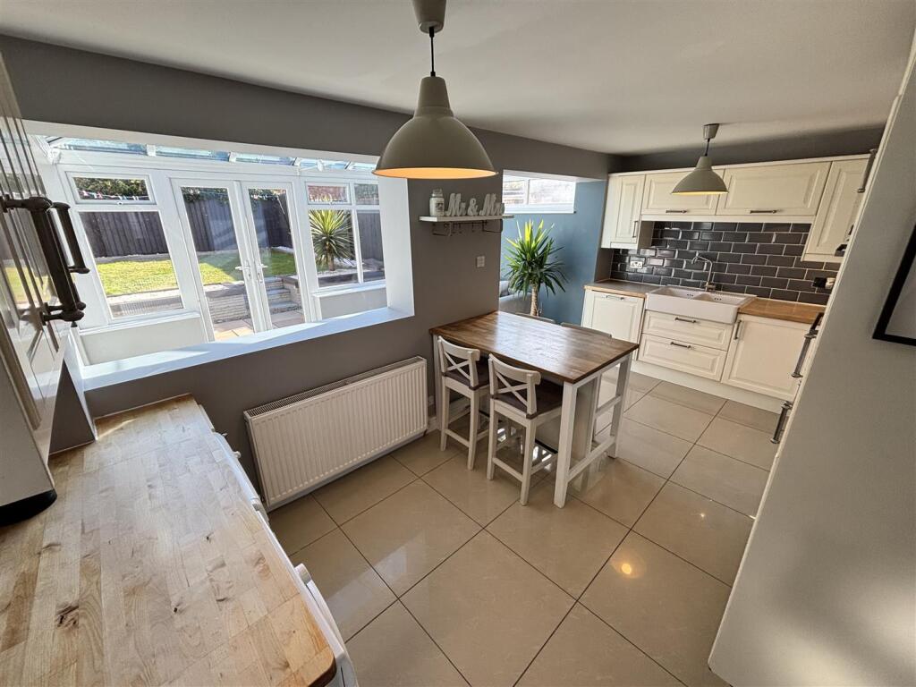 Kitchen/Breakfast Room