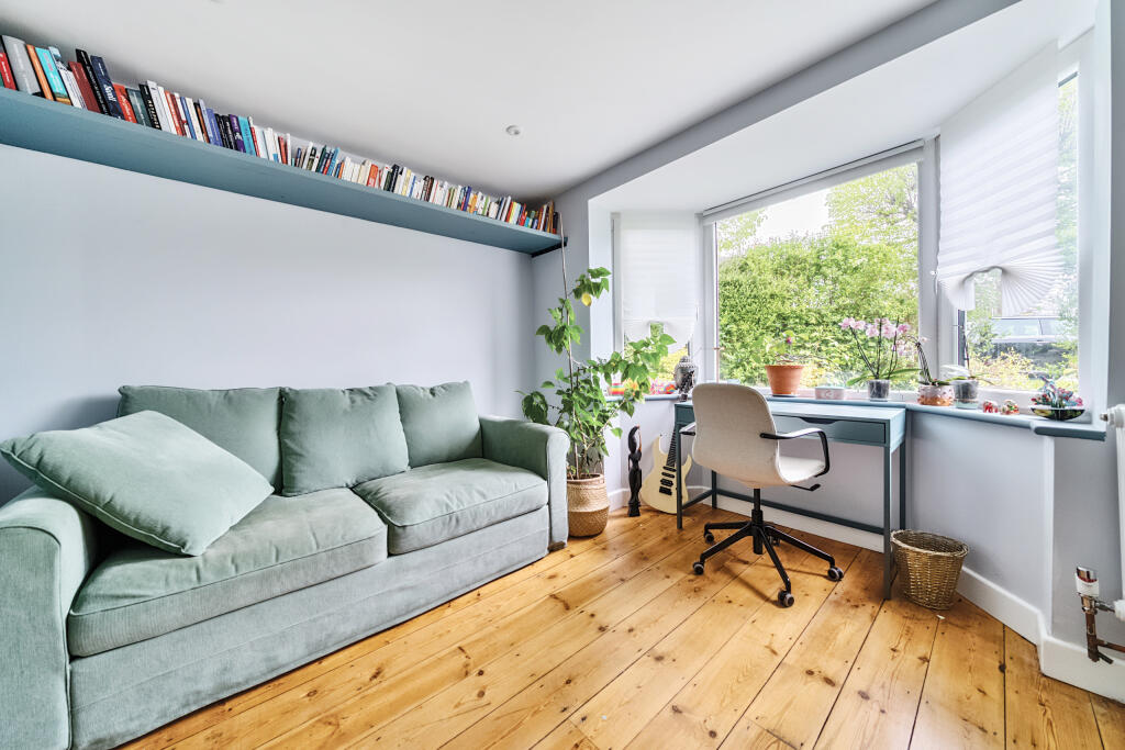 Living Space/optional Bedroom