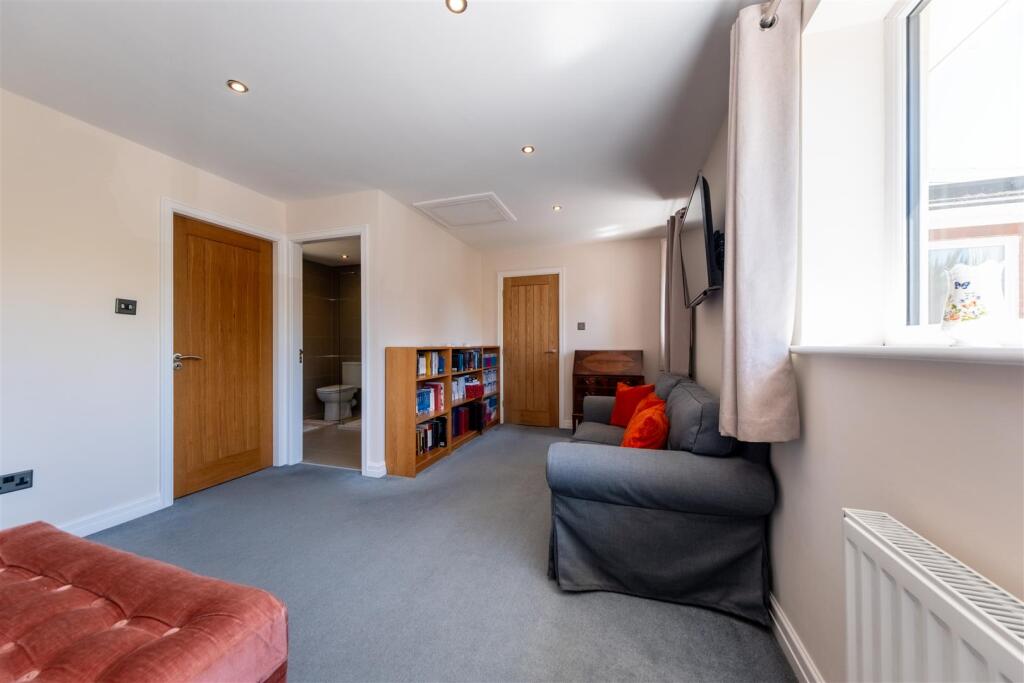 16 The Burrows-023.JPG