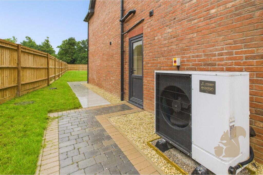 Air Source Pump - Semper House .jpg