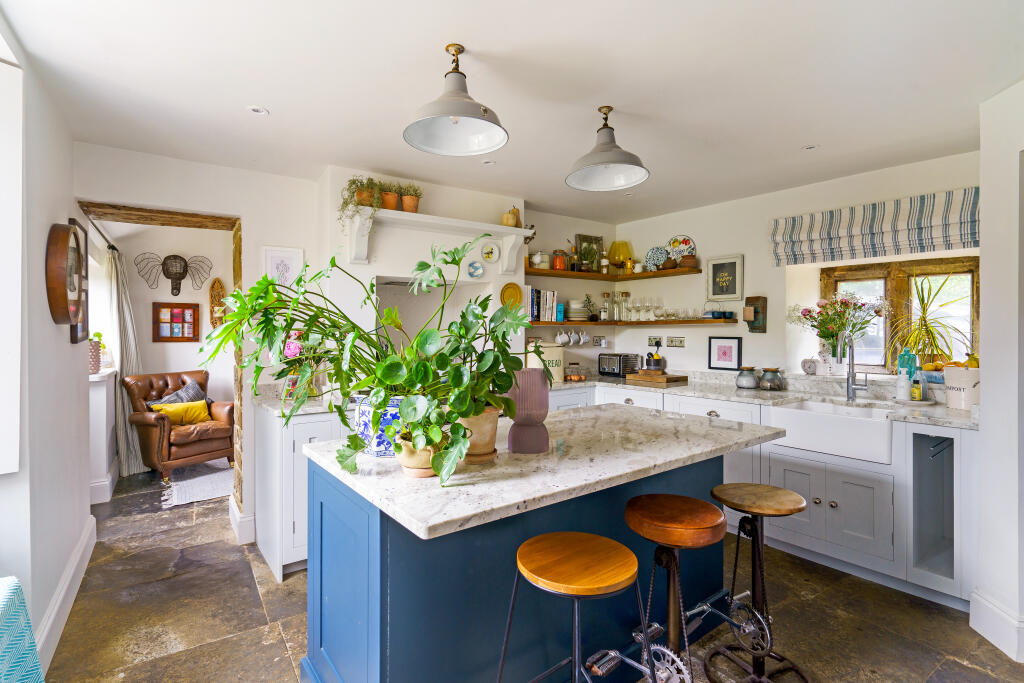 Kitchen &amp; Breakfast Room