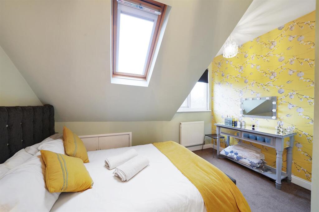 14 Lodge Lane - 4DWp1lAFtzFE8eLztpVf.jpg