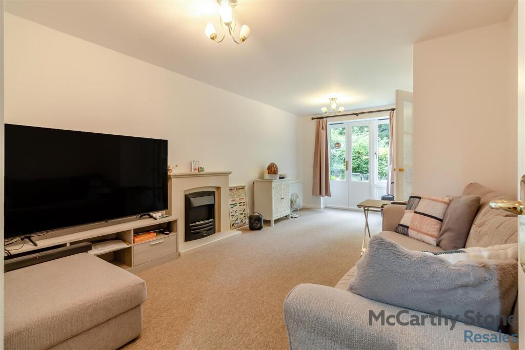8664096-interior07.jpg