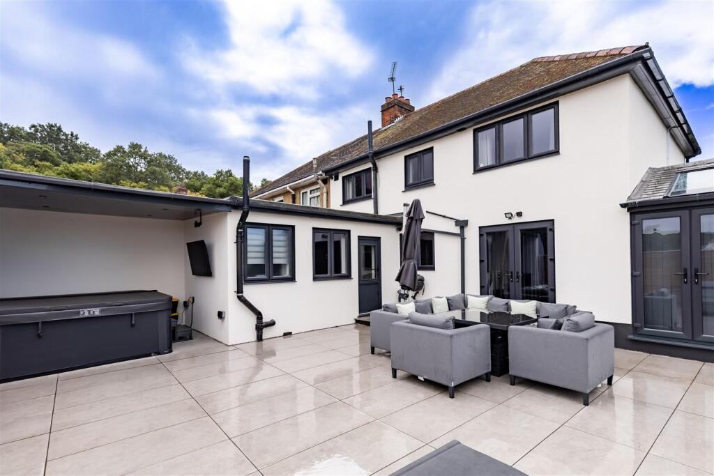 4, Forest Close (27).jpg