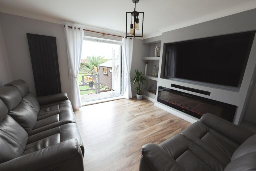 pbox-living_room-320446.JPG