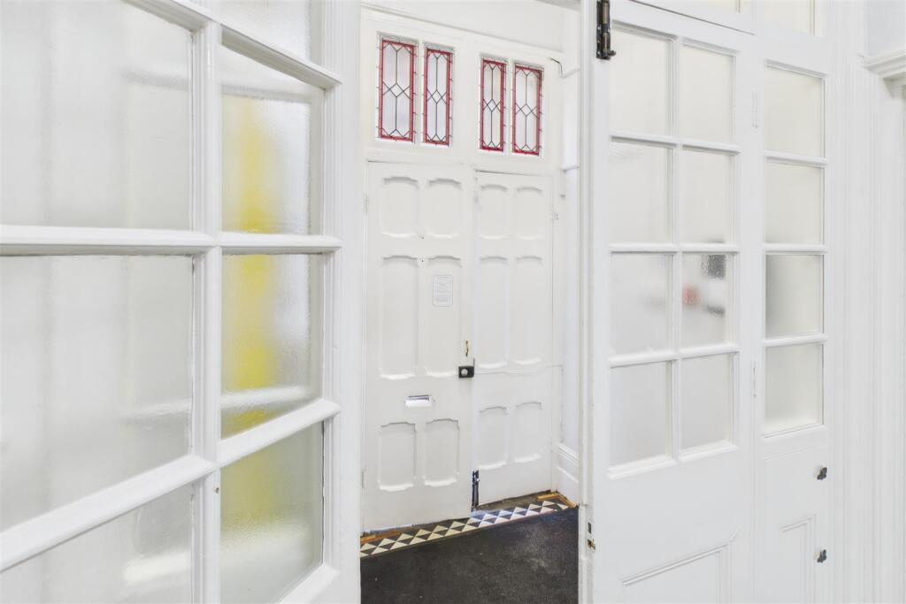 121 Redland Road, Redland, Bristol, BS6 6QX | Free