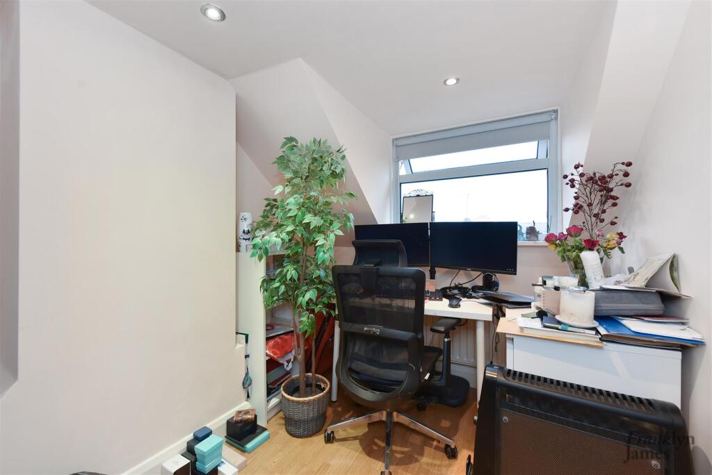 Hesperus Crescent (14).JPG