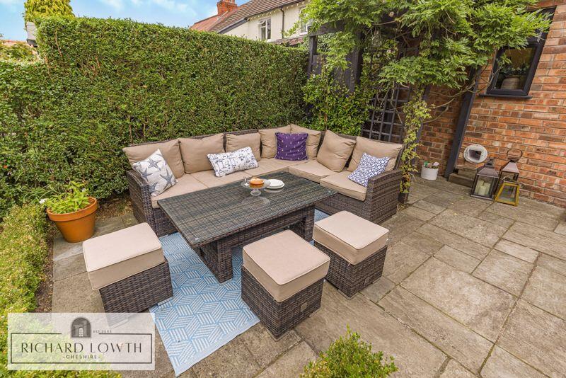 Beautiful Garden - Seating Area