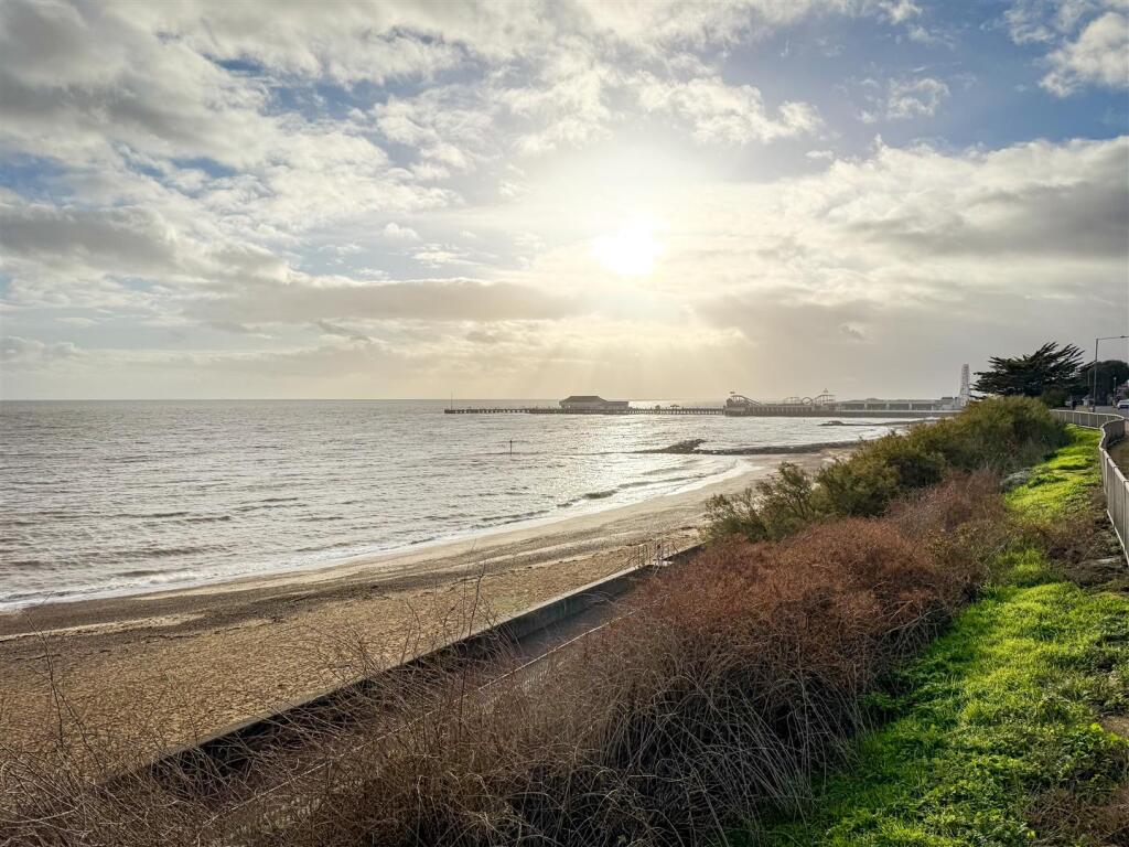 CLACTON SEA FRONT