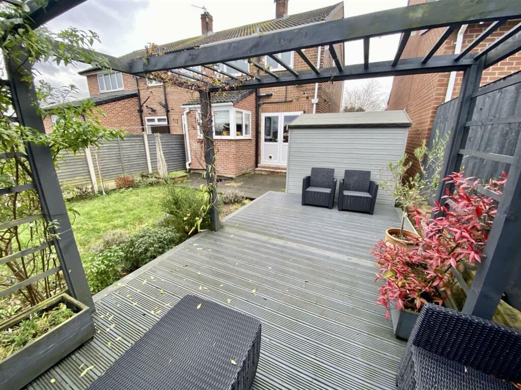 Bramleys Estate Agents - Robin Royd Drive - Mirfie