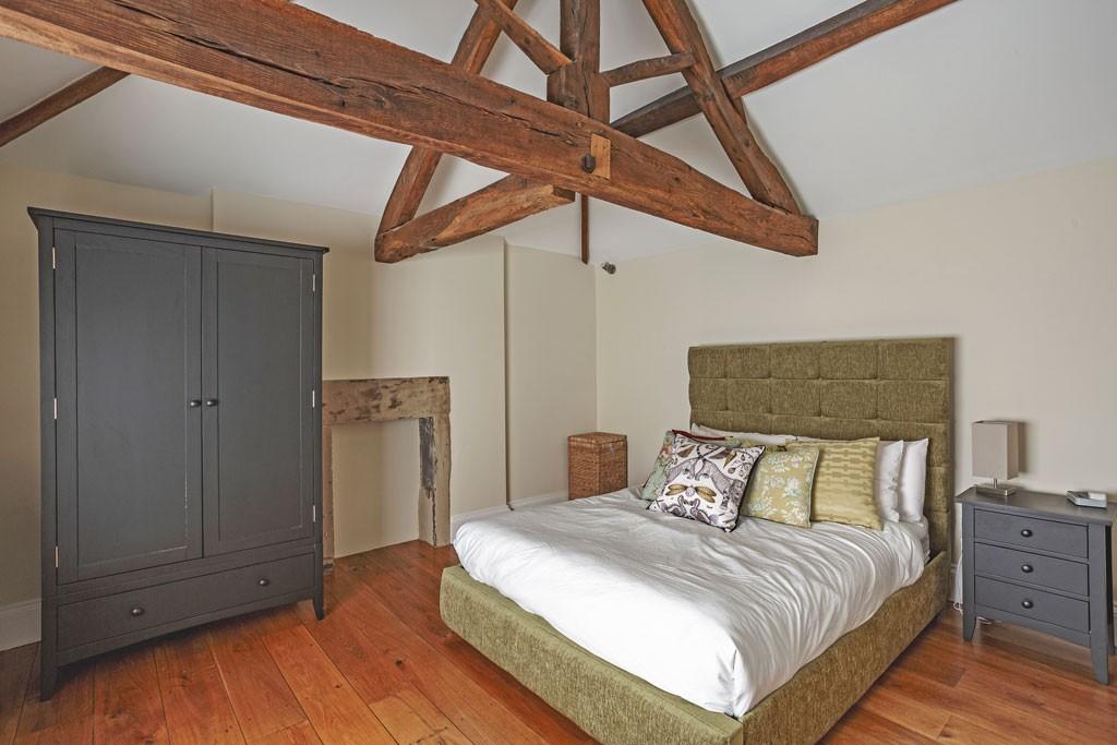 Guest bedroom