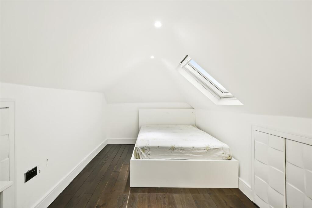 260 East Lane - wcx2lt8TNE6Q4743UcJu.jpg