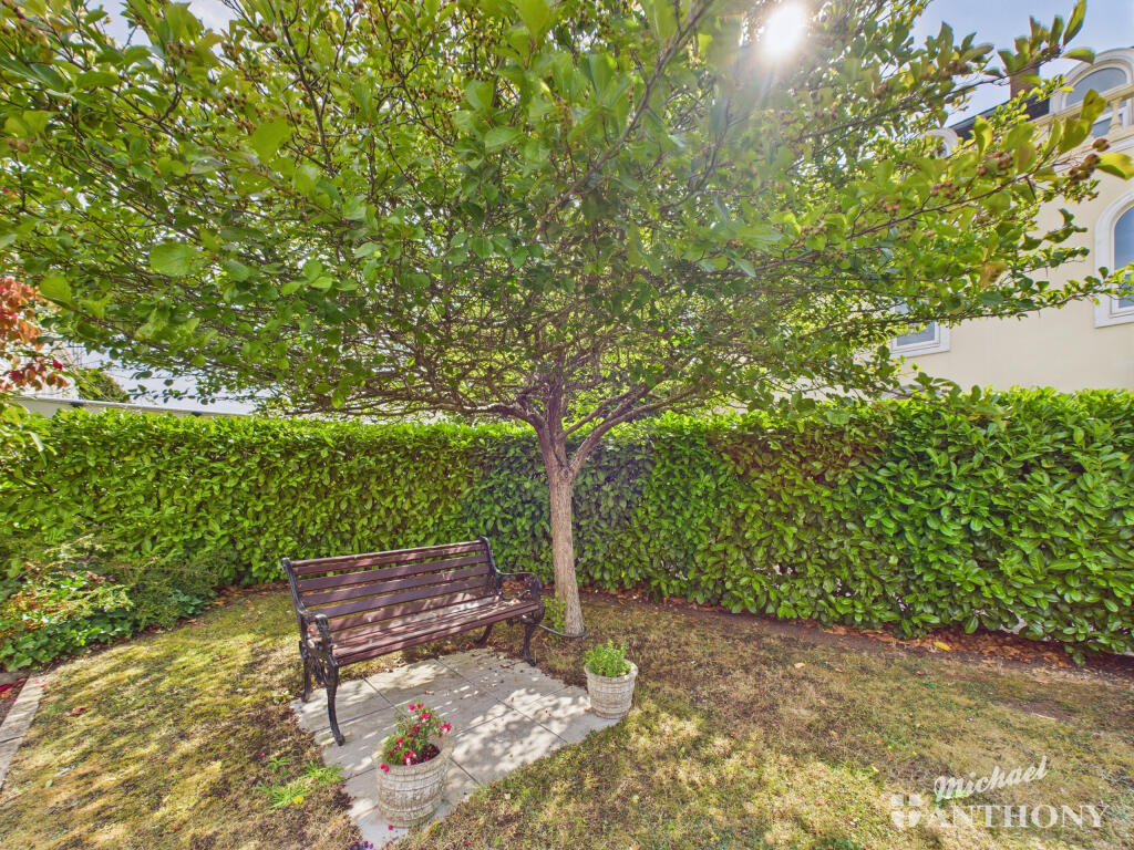 CAM03218G0-PR0739-STILL019