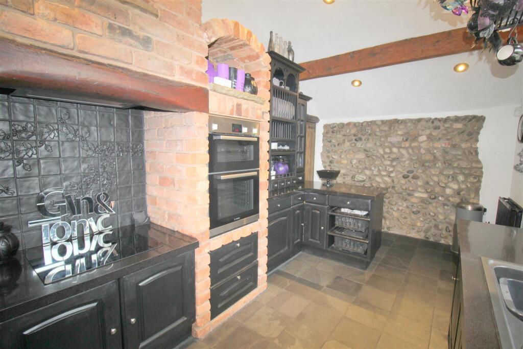 Leach Lodge Farm kitchen.JPG