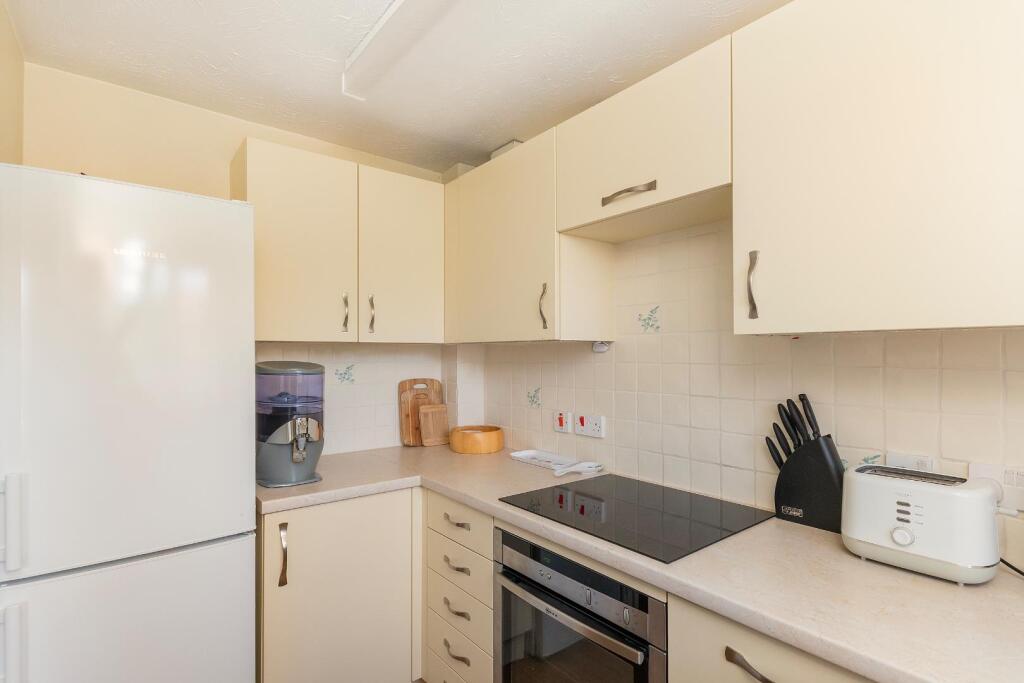 2L1HFS - Kitchen A.jpg