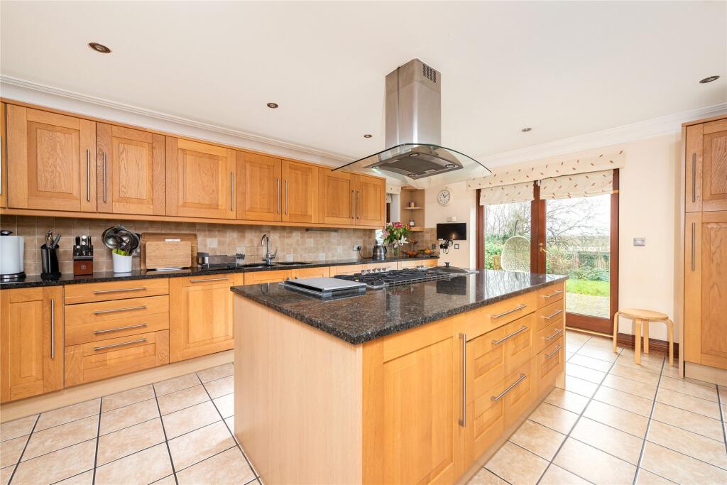 Kitchen/Breakfast Rm