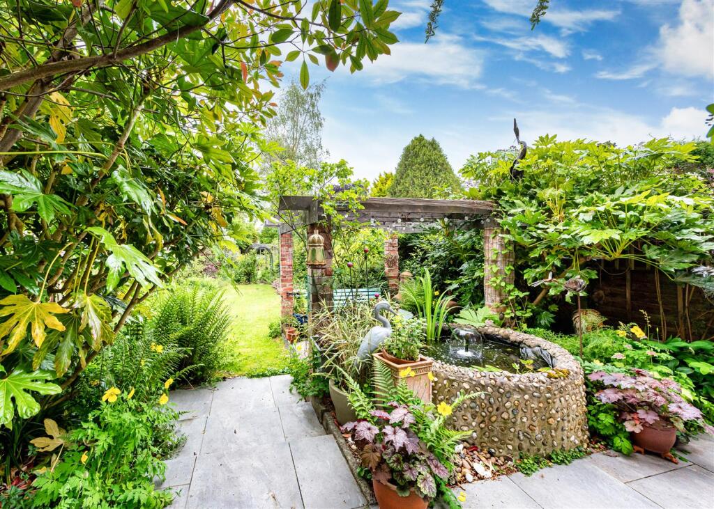 53 Finchfield Road-May25-external-6.jpg