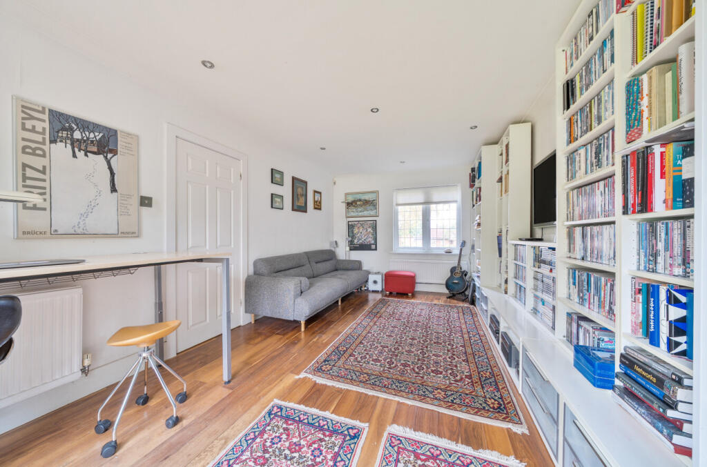 1364073-3-68ed8c8...