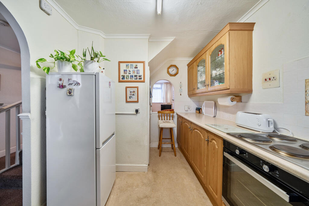 1387349-2-6931a19...