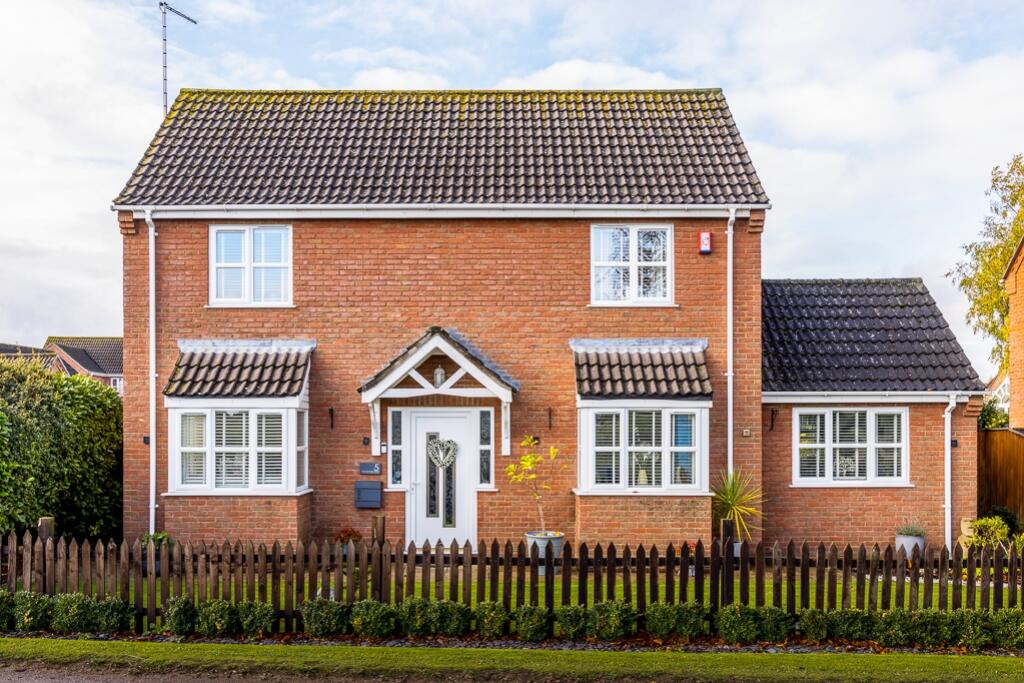 5 Richard Busby Way (Lutton)-7