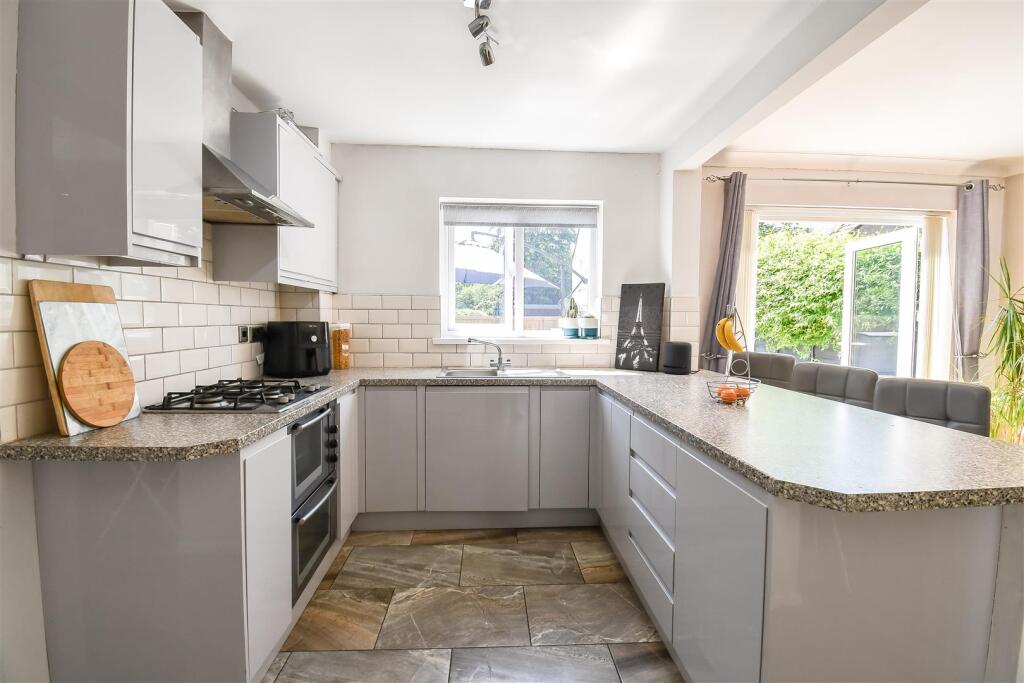 Kitchen / Breakfast