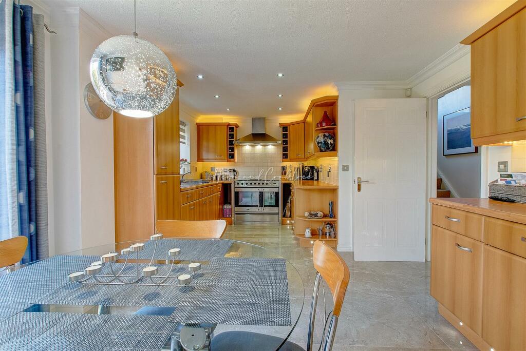 Ragnall Close, Thornhill, HernCrabtree (32).jpg