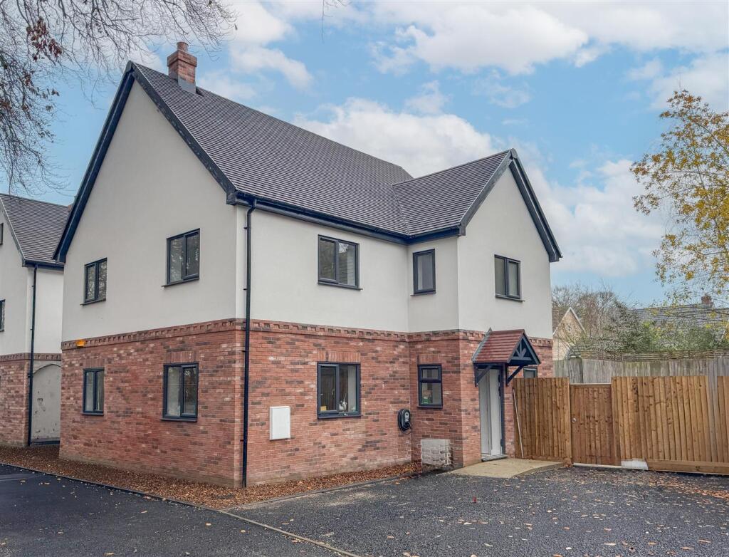 Kingsbridge Way, Kennett