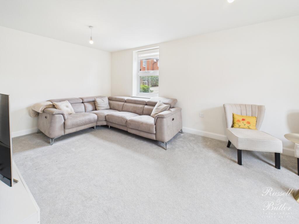 CAM02127G0-PR0345-STILL001