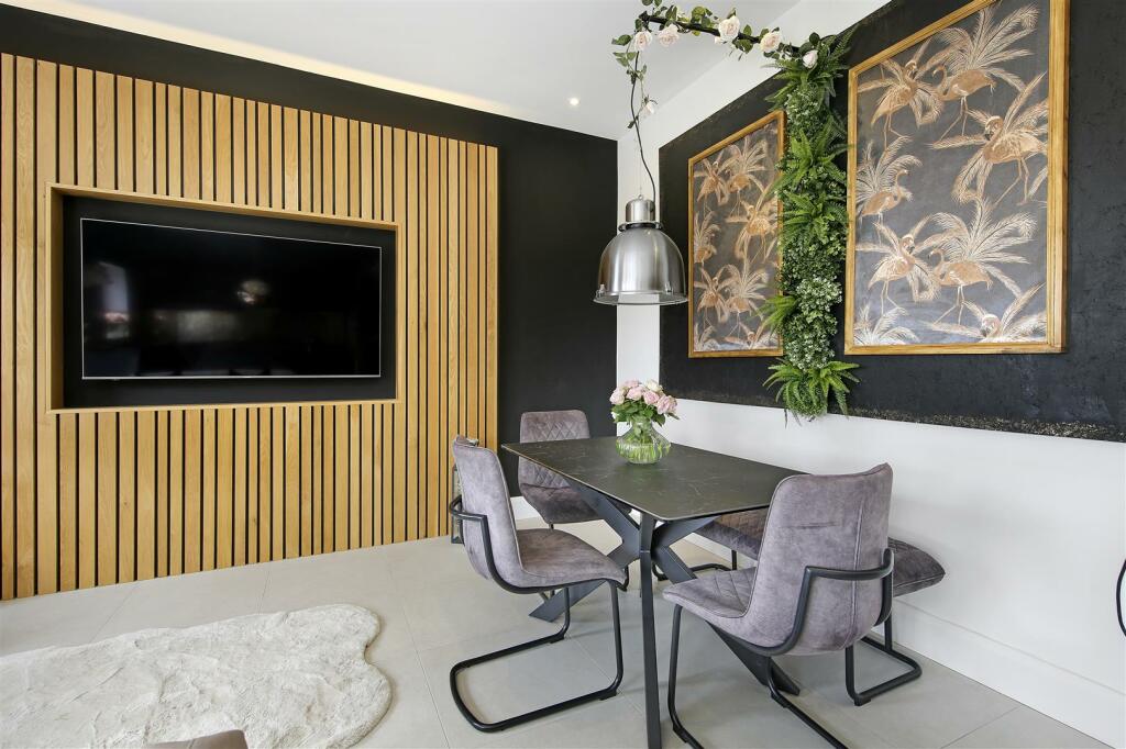 Dining Area.jpg