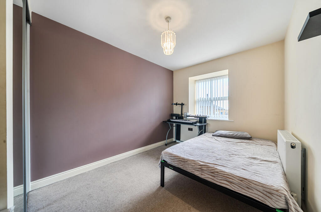 1347380-5-68bab26...