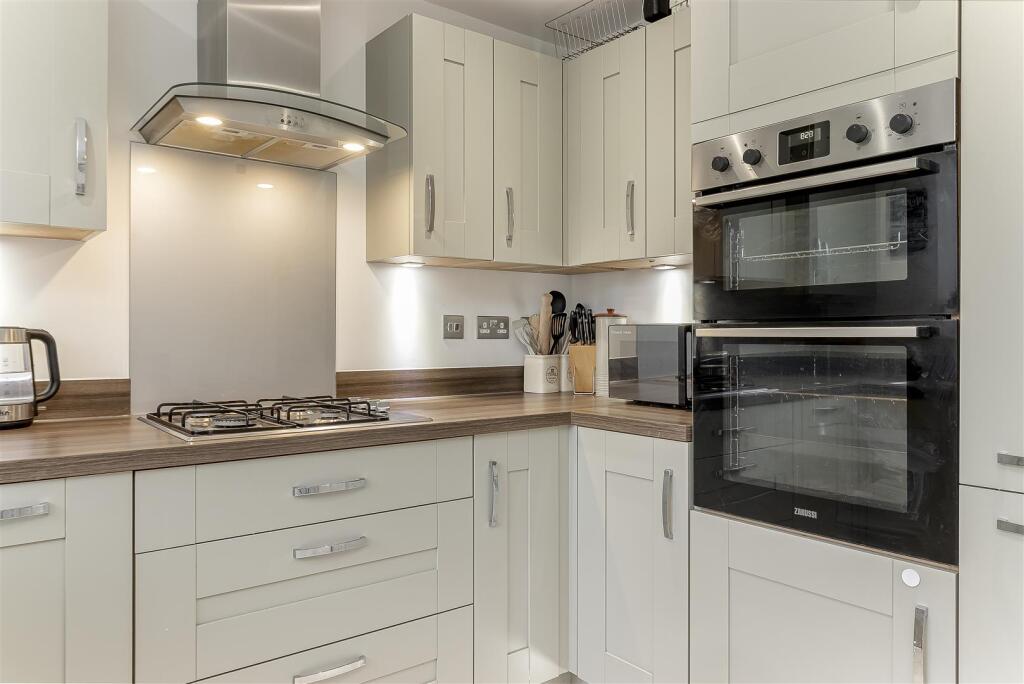 Dining Kitchen - F.jpg