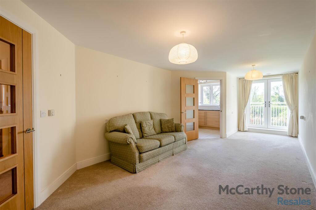 8642767-interior02.jpg