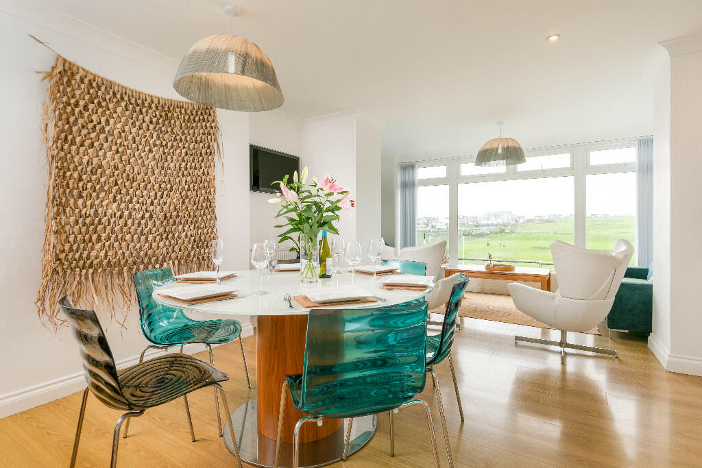 Modern dining