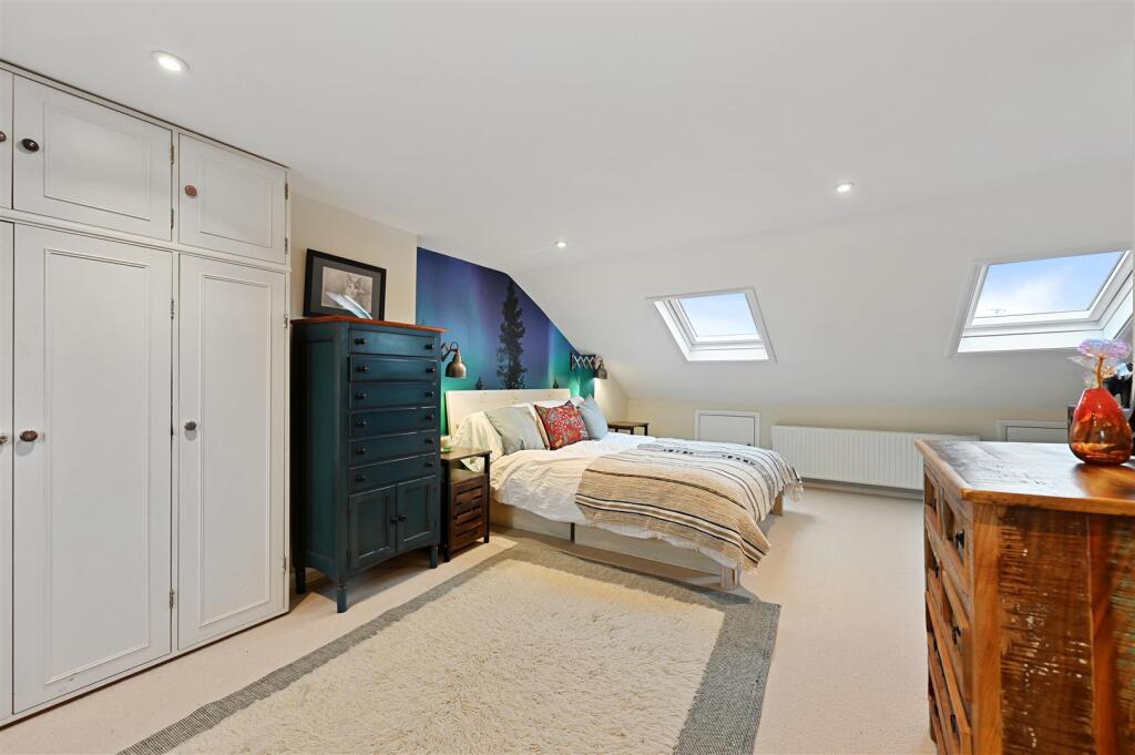 Bradmore Park Road - BedroomG3 (1).JPG